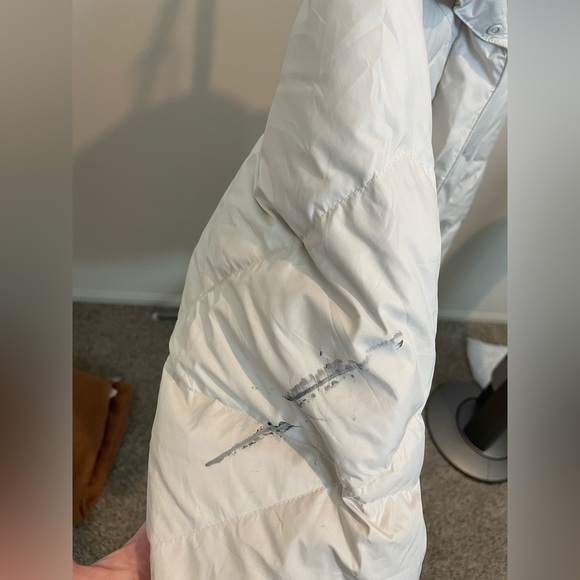 Women’s Patagonia White Puffer Jacket - Picture 4 of 8